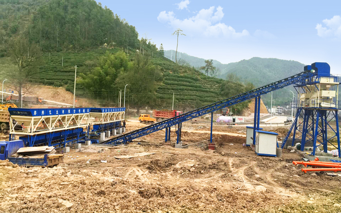 混凝土攪拌機(jī)用戶現(xiàn)場實拍_廠家直供